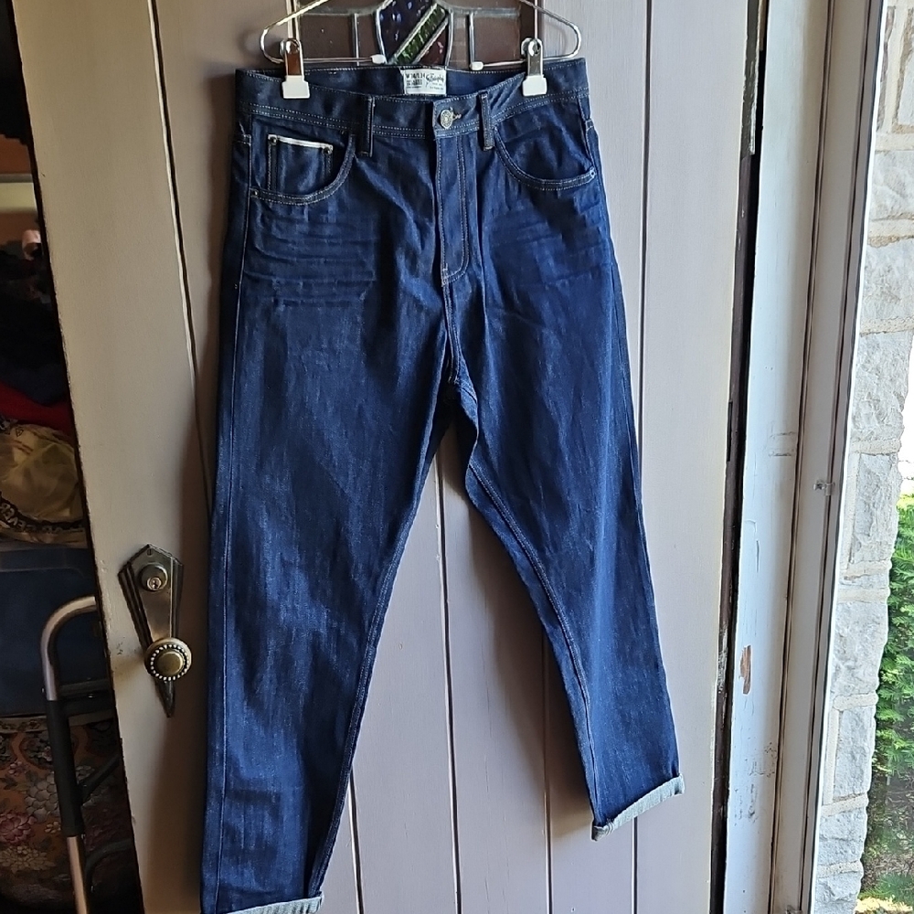 NWOT Stronghold Relaxed Tapered Leg Jeans